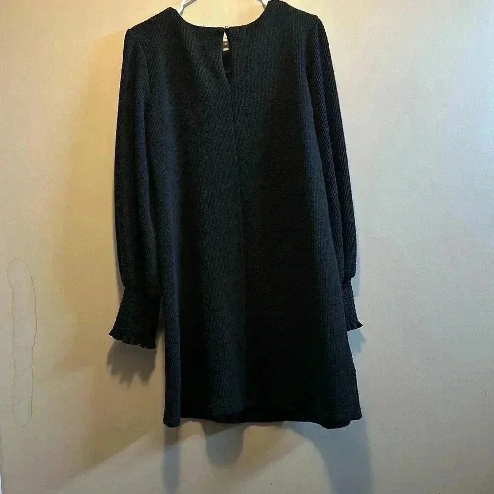 Dress - Picture 7 of 7